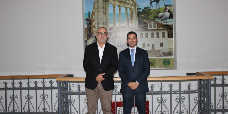 Takim i Prefekti i Qarkut Fier z. Arben Çuko, me z. Achille Provenzano, Konsull i Përgjithshëm i Italisë në Vlorë.