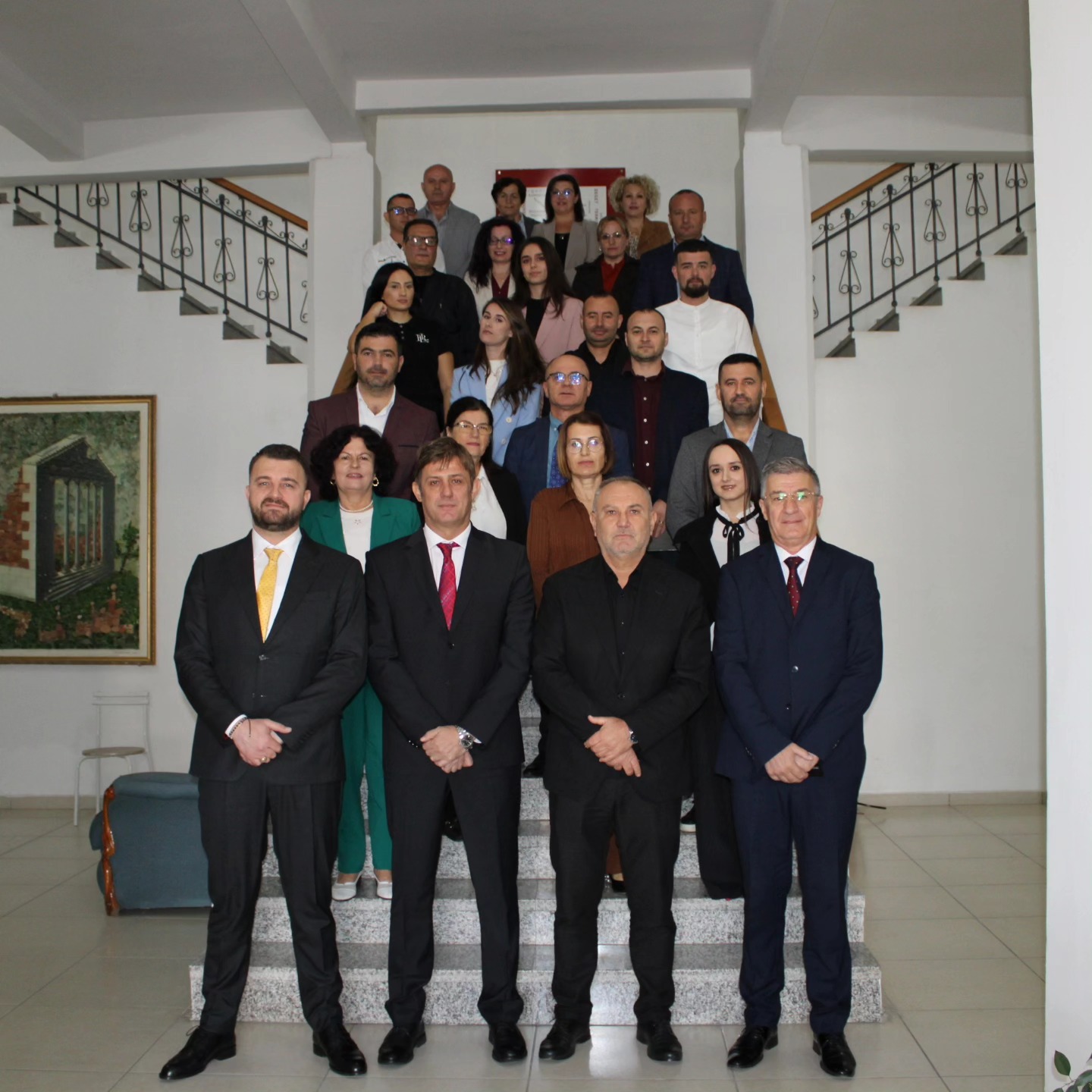 Prezantohet Prefekti i ri i Qarkut  Fier, Z. Anduel Xhindi.